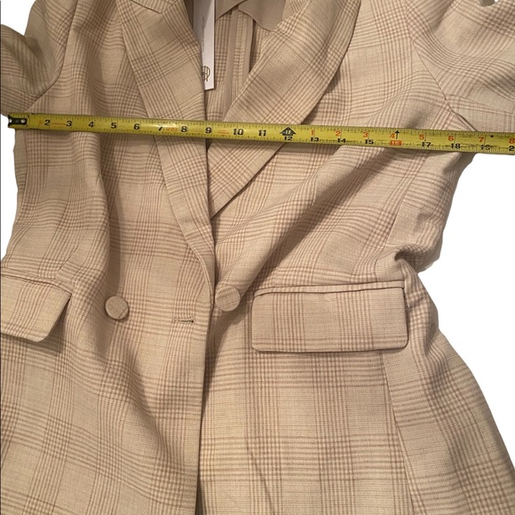 House of Harlow Tan Plaid Blazer - Picture 7 of 15